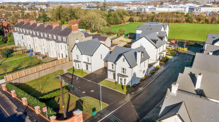 1 Boundary Lodge Lane