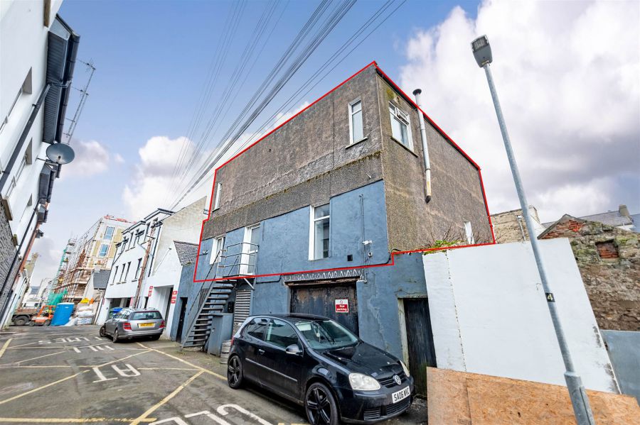 25a Mark Street Lane, portrush, BT56 8BS