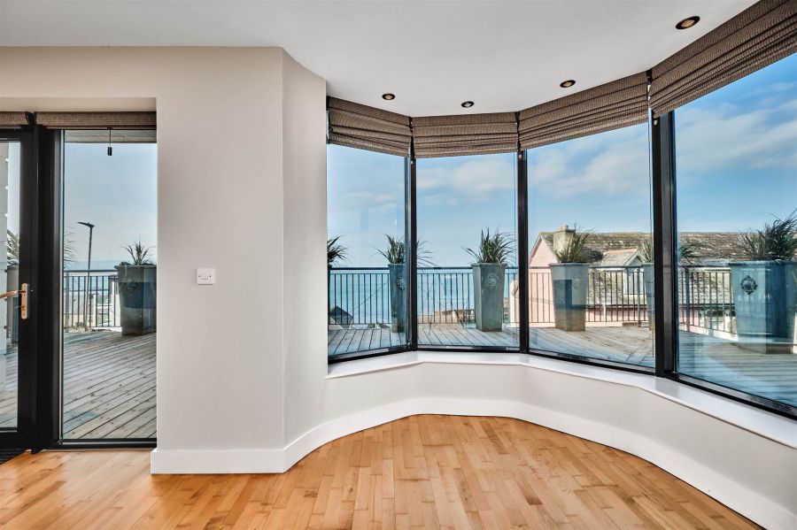 3 Heathmount View