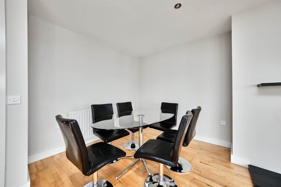 3 Heathmount View