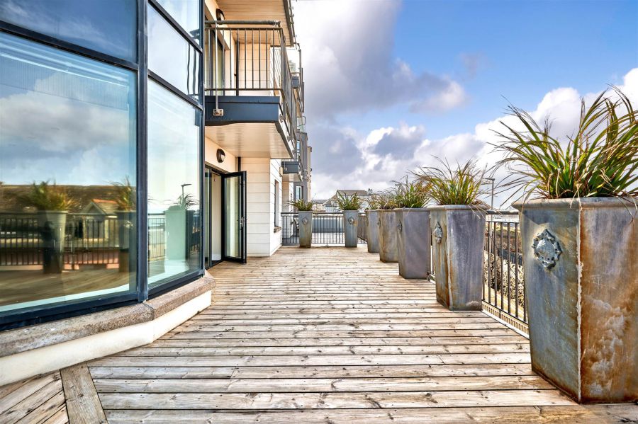 3 Heathmount View