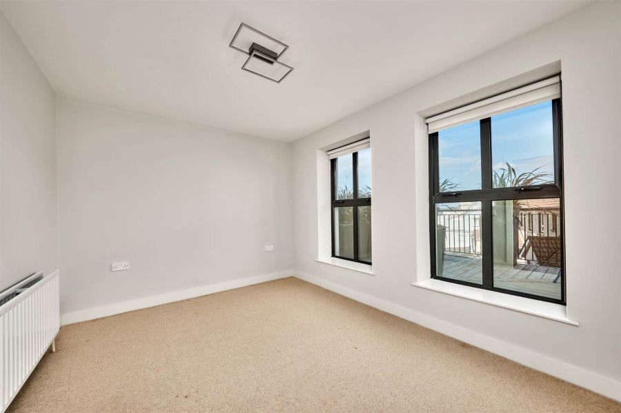 3 Heathmount View
