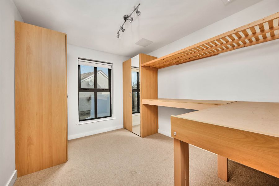 3 Heathmount View