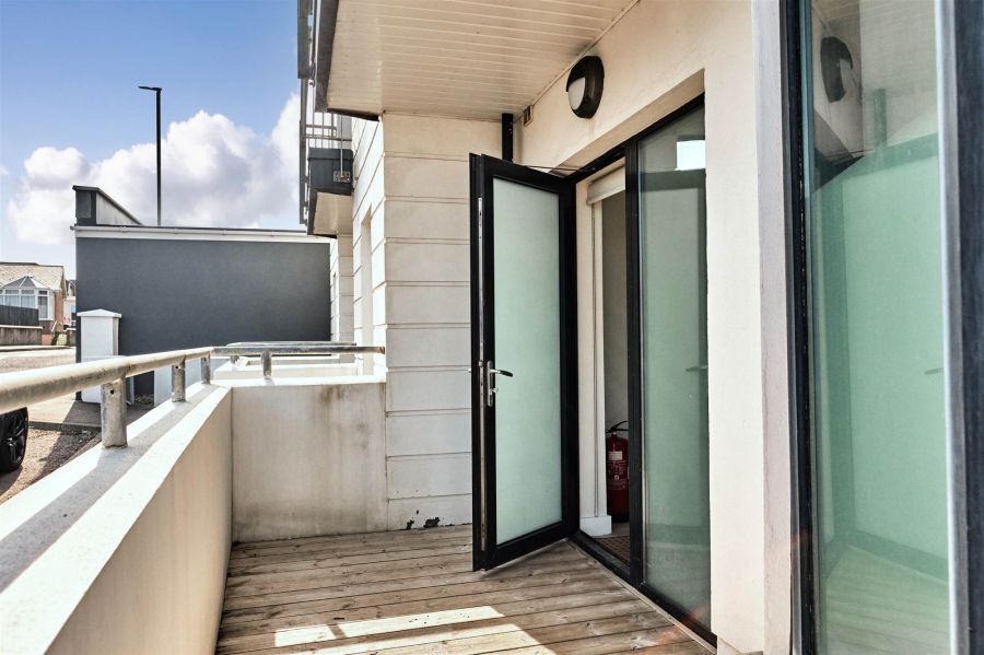 3 Heathmount View