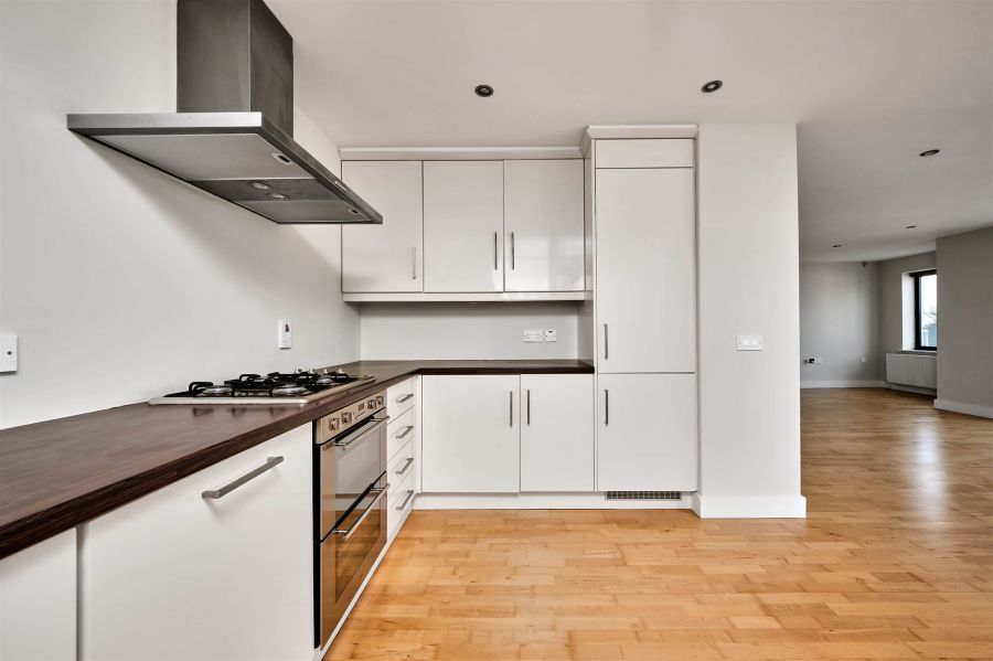 3 Heathmount View