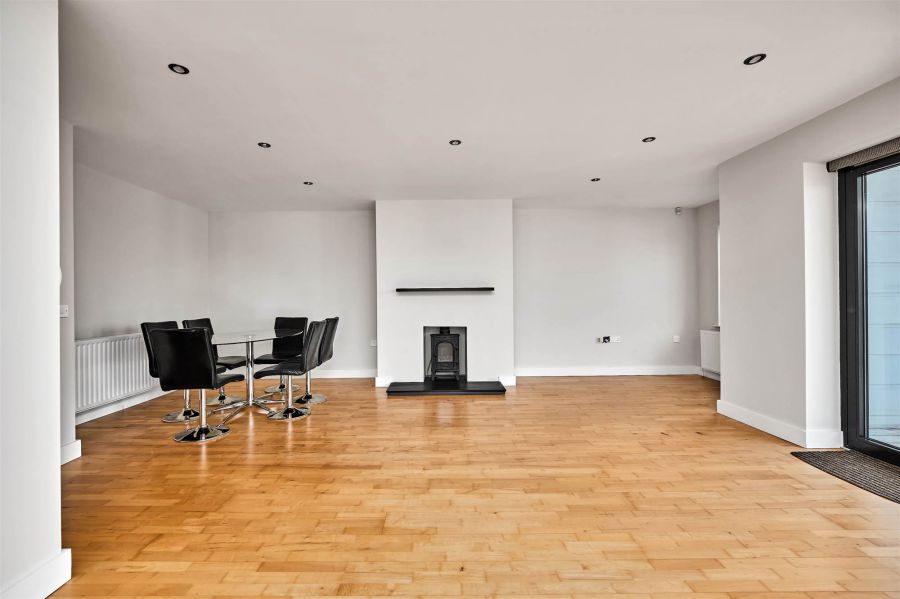 3 Heathmount View