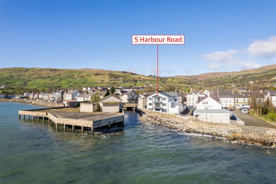 Apt 1, 5 Harbour Road