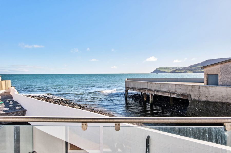 Apt 1, 5 Harbour Road