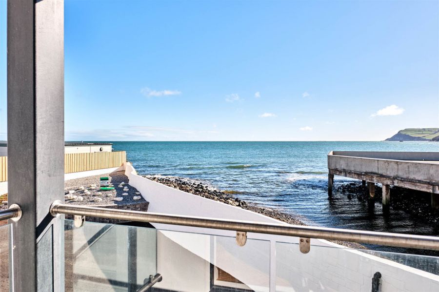 Apt 1, 5 Harbour Road