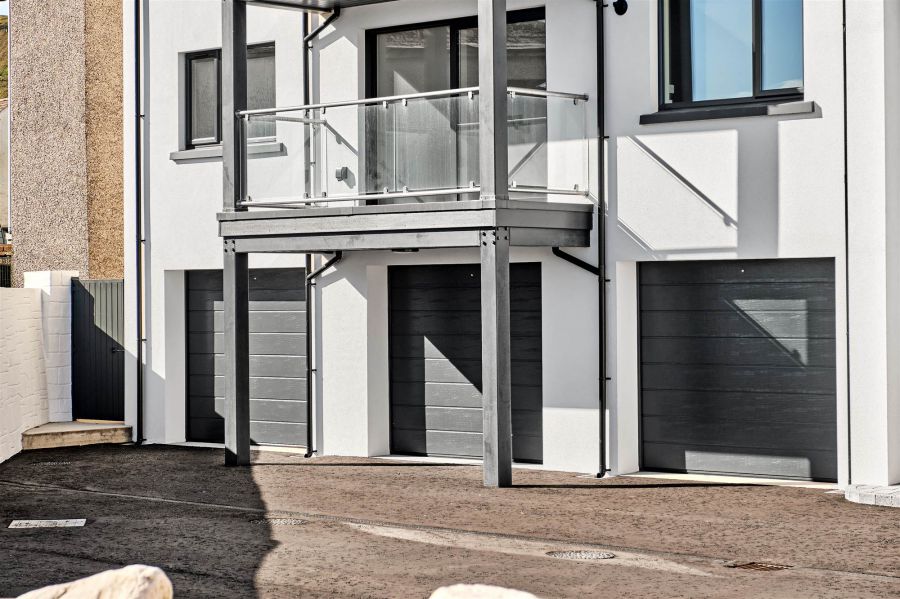Apt 1, 5 Harbour Road