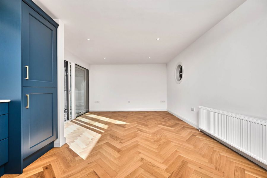 Apt 1, 5 Harbour Road