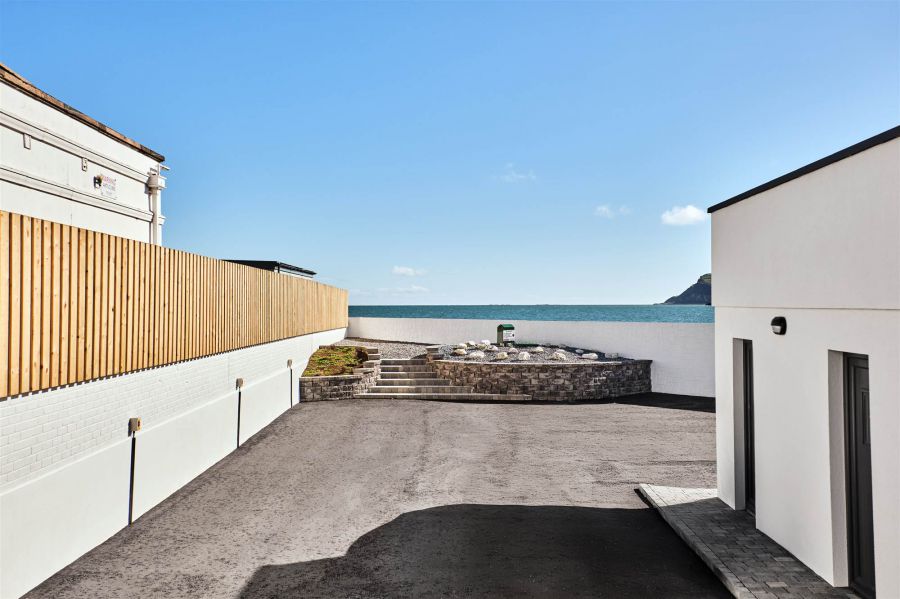Apt 2, 5 Harbour Road