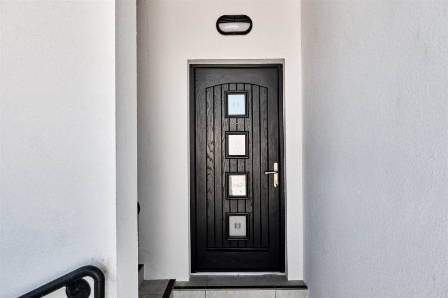 Apt 3, 5 Harbour Road