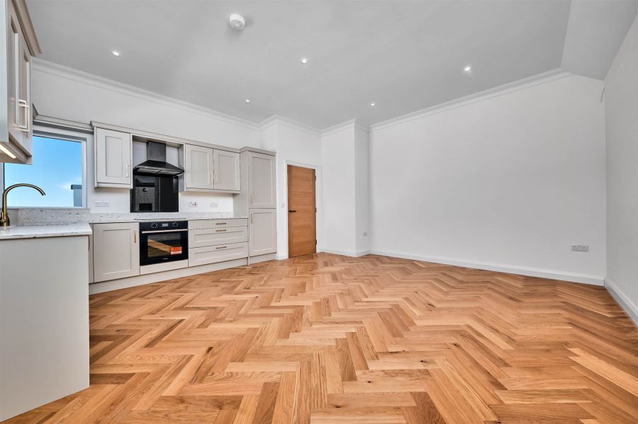 Apt 3, 5 Harbour Road