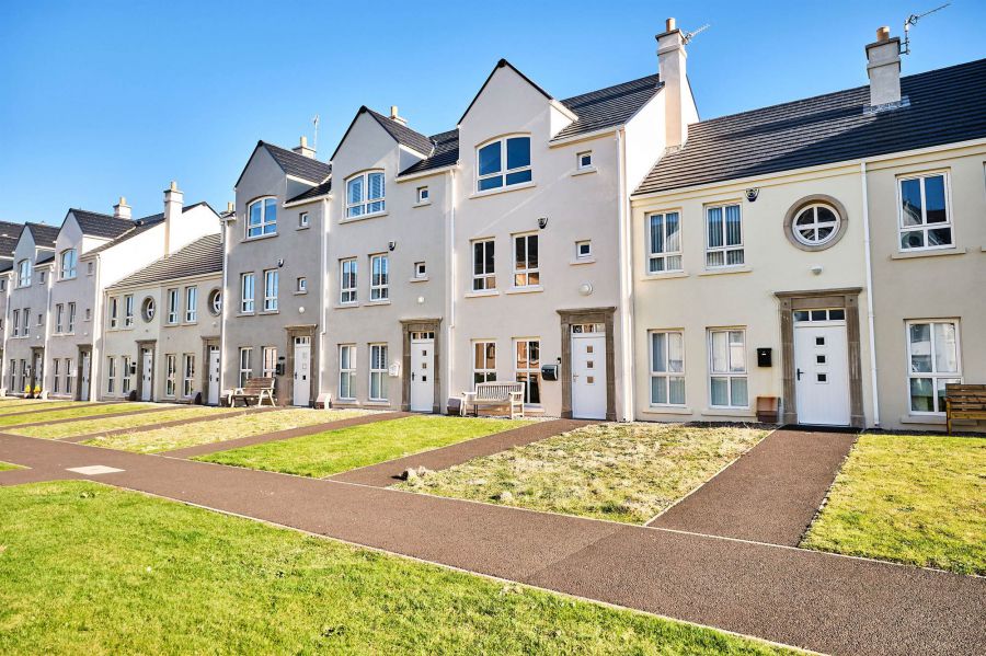 19 West Strand Drive, Portrush, BT56 8FR