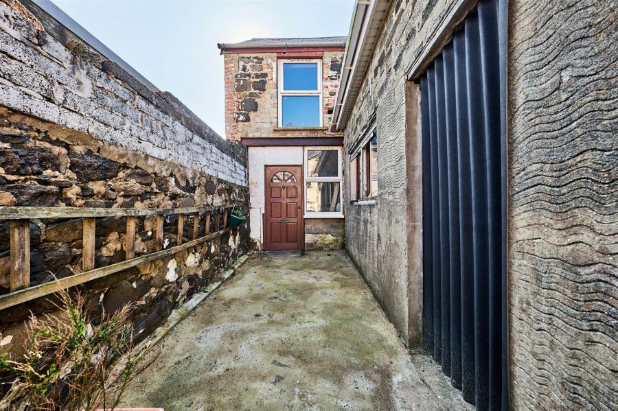 42 Causeway Street