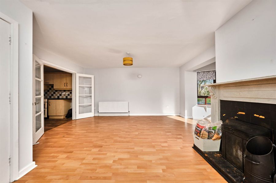 2 Lodge Court