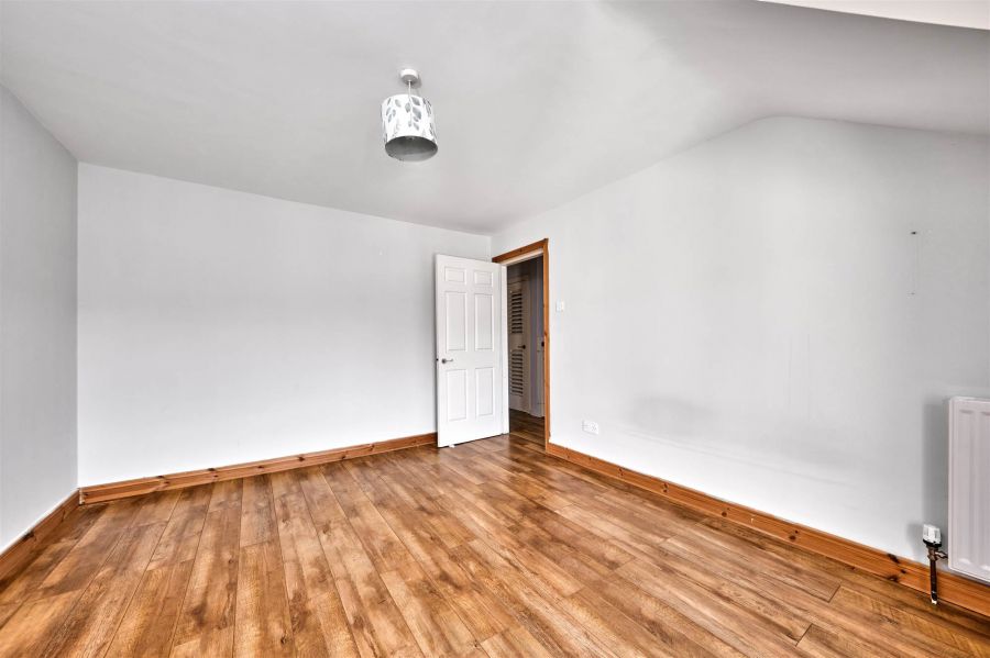 2 Lodge Court