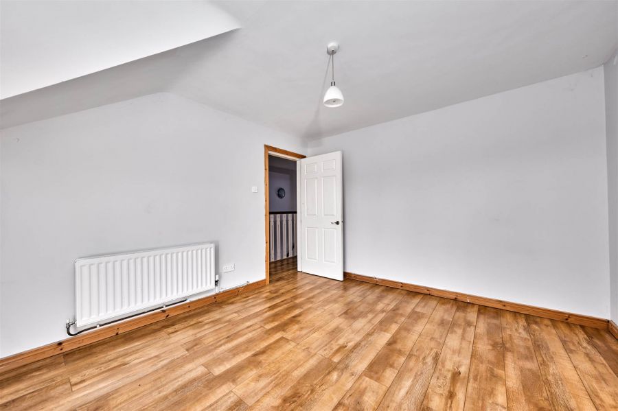 2 Lodge Court