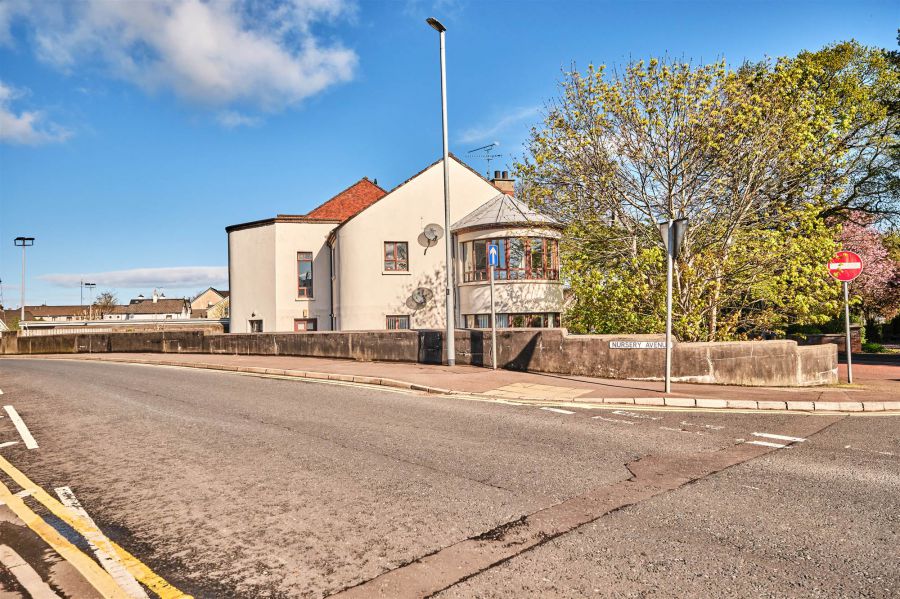 2 Lodge Court