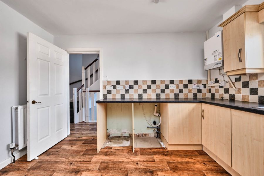 2 Lodge Court