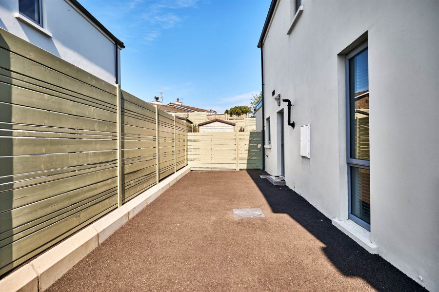 The Ballylesse, 8 Nursery Mews