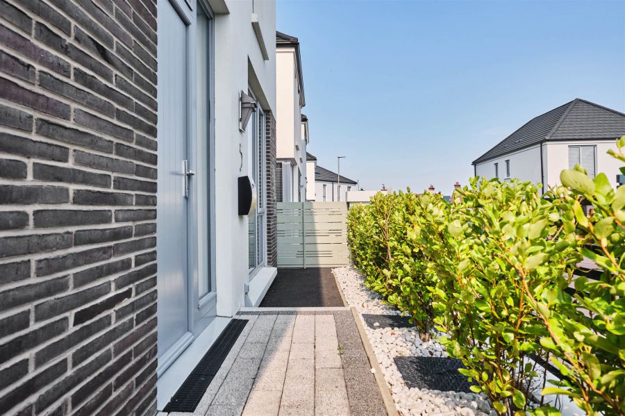The Dunluce, 5 Nursery Mews