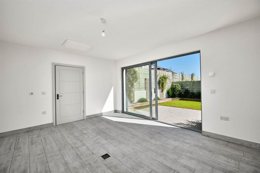 The Dunluce, 5 Nursery Mews