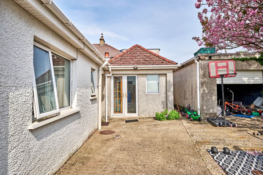5 Winston Drive