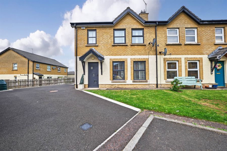 16 Hopefield Grove, portrush, BT56 8QJ