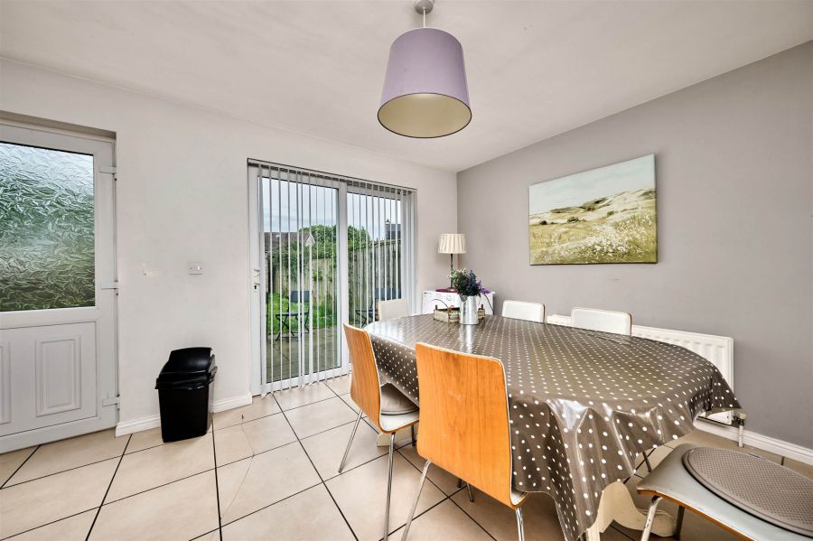 16 Hopefield Grove
