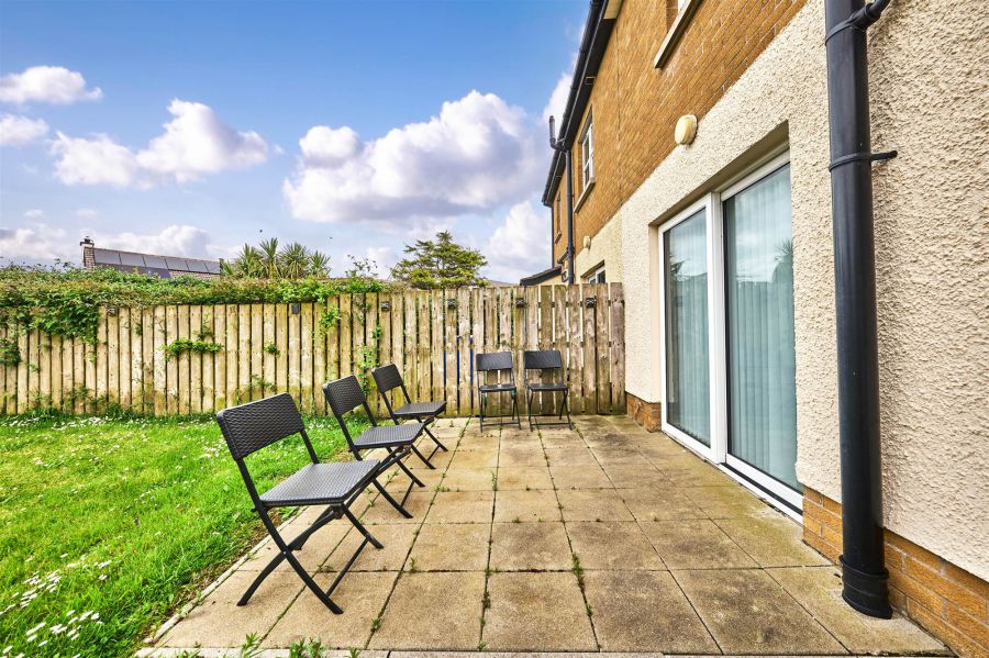 16 Hopefield Grove
