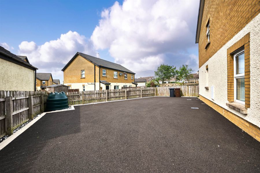 16 Hopefield Grove