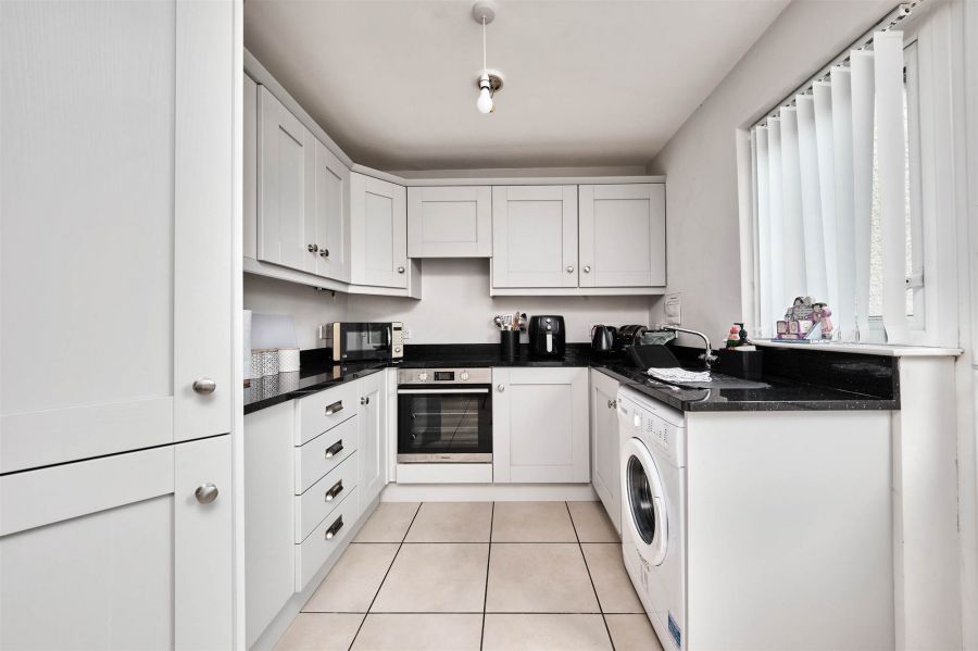 16 Hopefield Grove