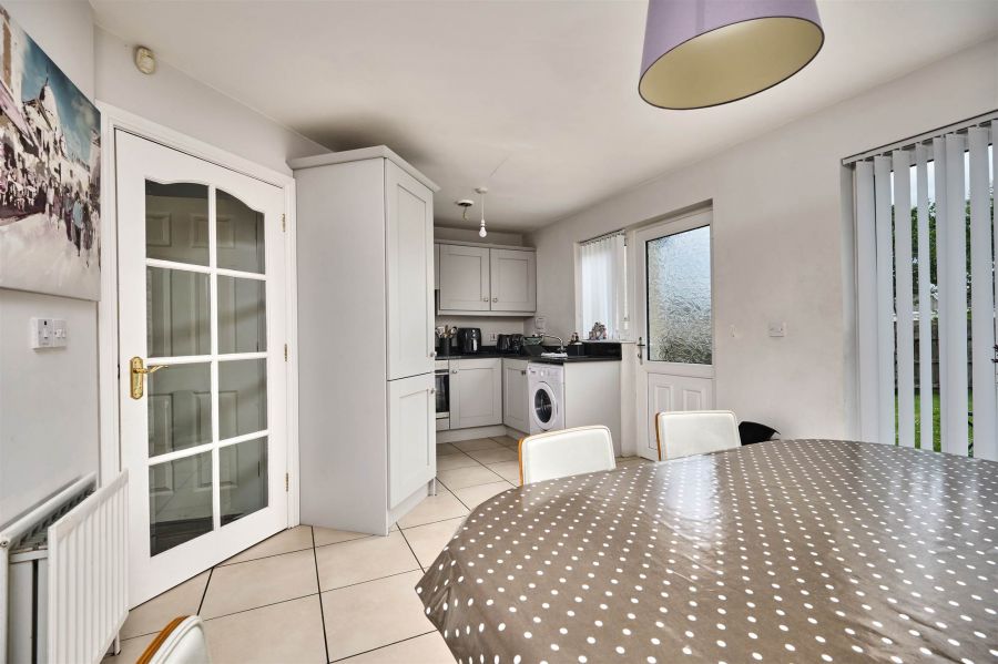 16 Hopefield Grove