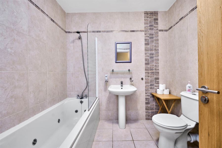 Apartment 4, Whiterocks