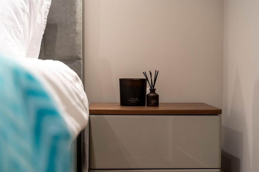 Apt 4, 37 West