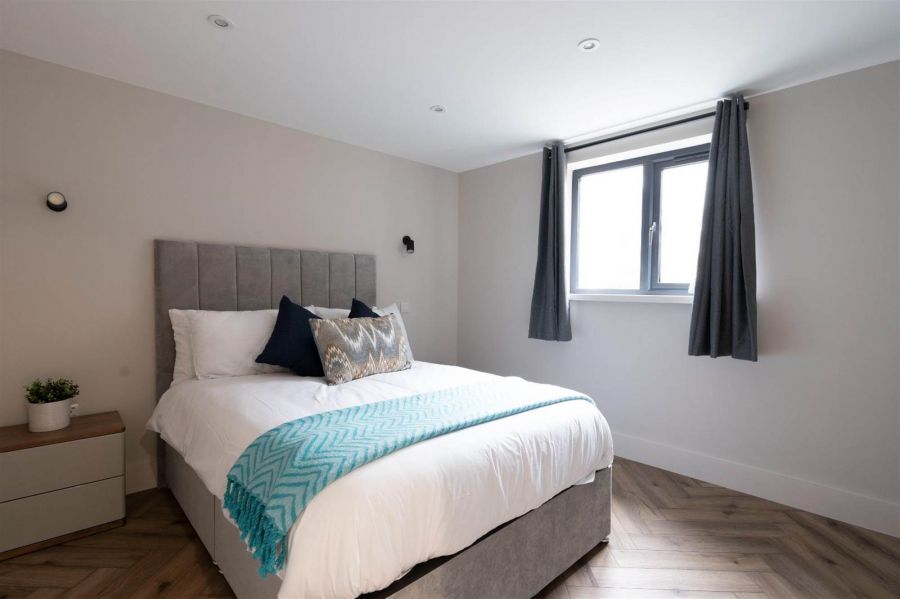 Apt 1, 37 West