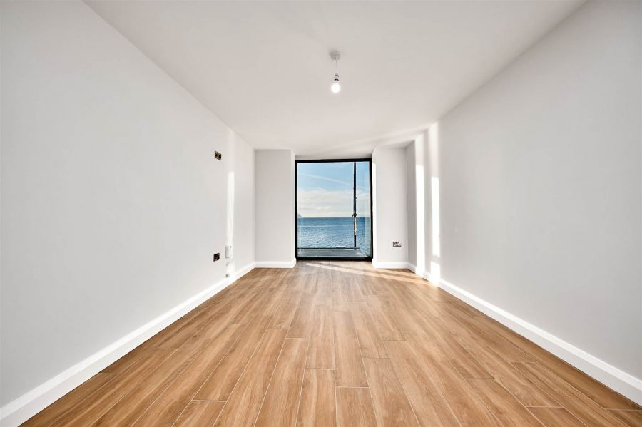 Apartment 1, 17 The Promenade