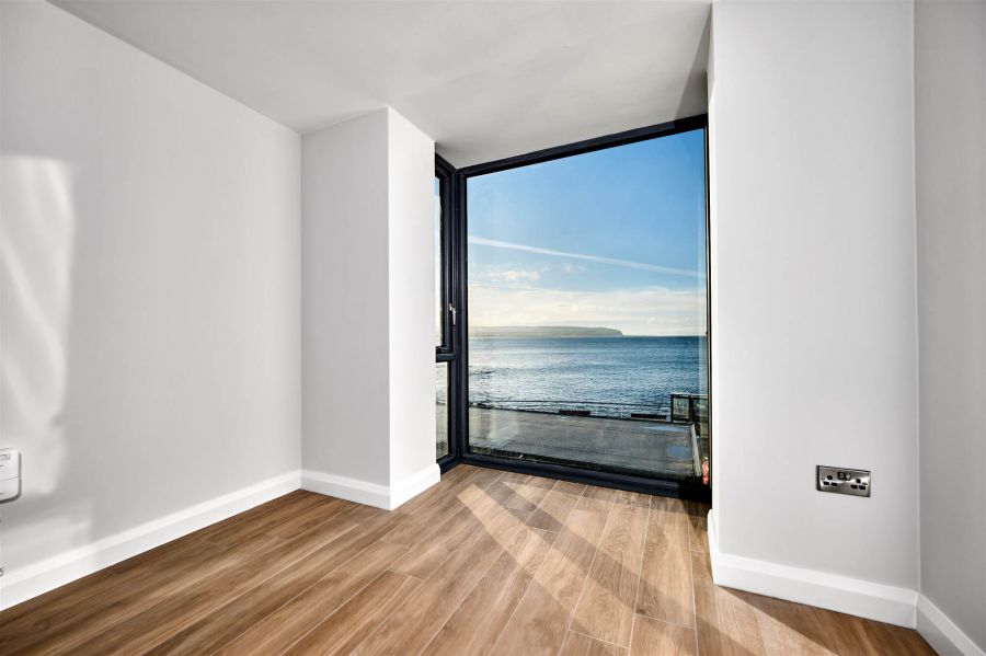 Apartment 1, 17 The Promenade