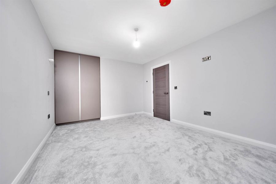 Apartment 1, 17 The Promenade