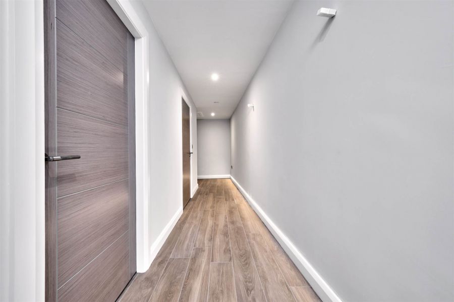 Apartment 1, 17 The Promenade