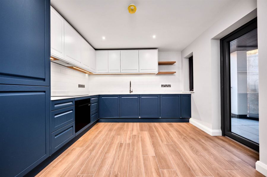Apartment 1, 17 The Promenade