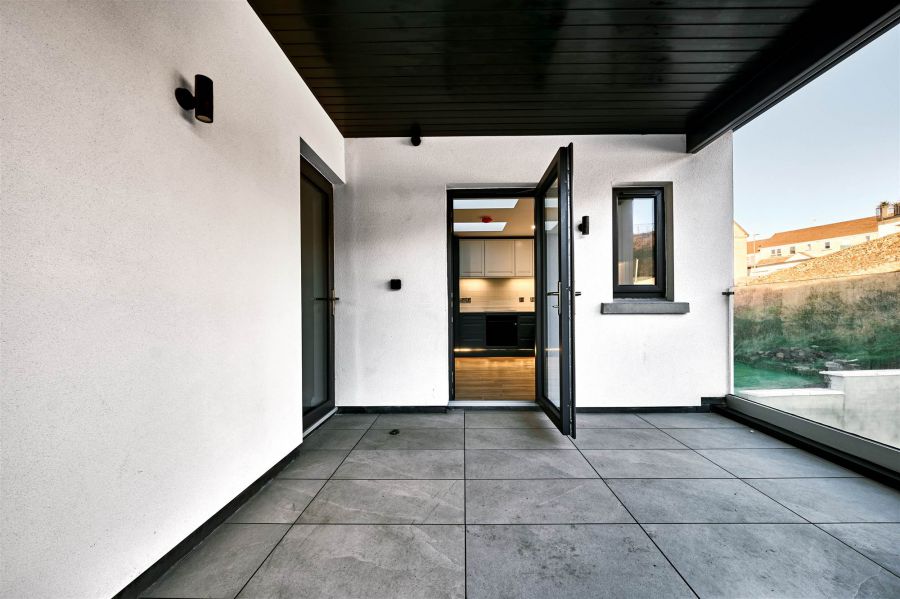 Apartment 3, 17 The Promenade