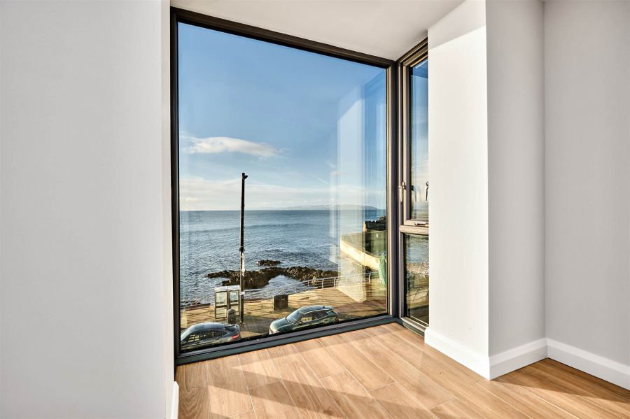 Apartment 3, 17 The Promenade