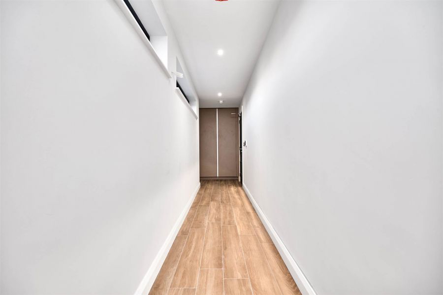 Apartment 3, 17 The Promenade