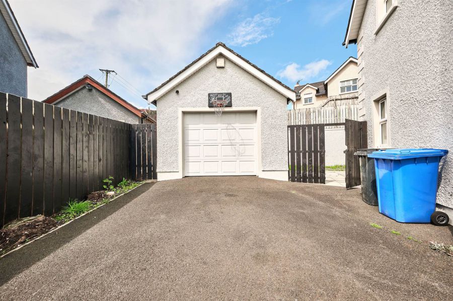 18 Ramoan Avenue