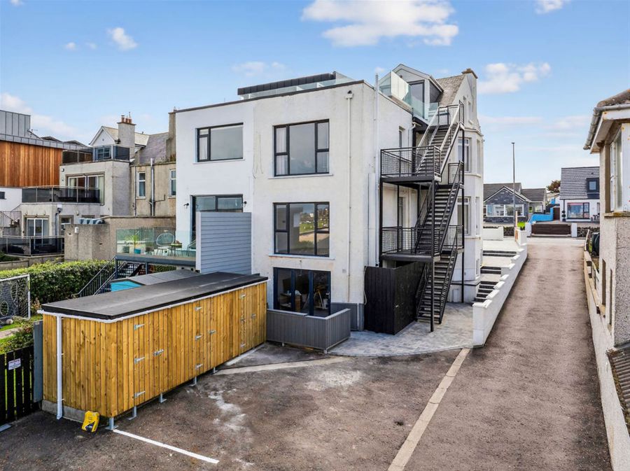 Blackrock Apartments 46D Dhu Varren