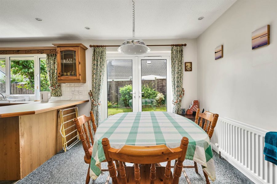 2 Aghermore Gardens