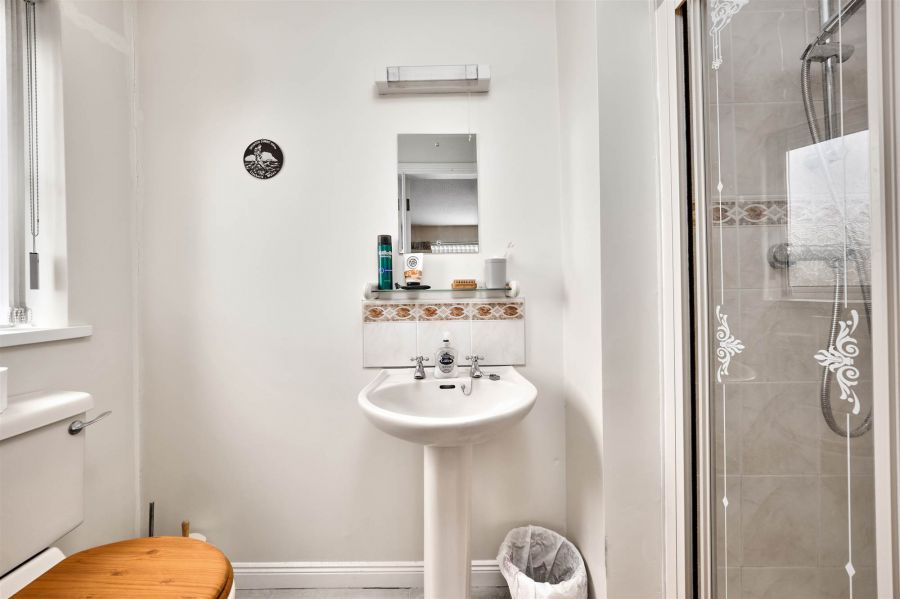 2 Aghermore Gardens